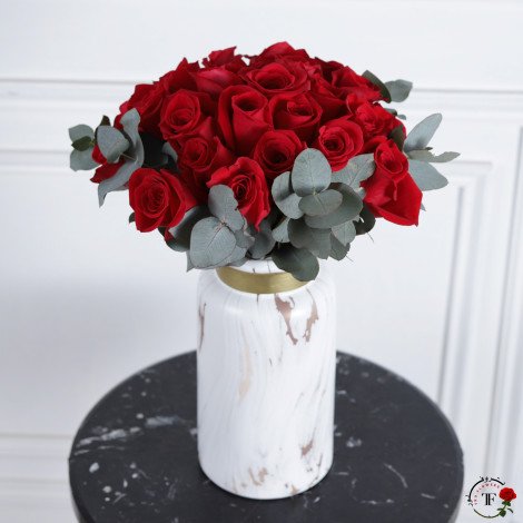 RED ROSE VASE